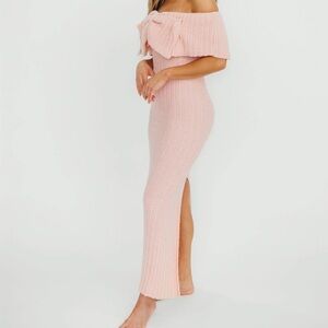 Elegant Off-Shoulder Pink Maxi Dress